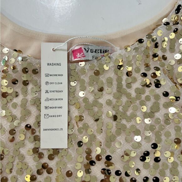 NWT Sequin Tank Top by Daniya Fits Medium Gold Metallic Sequins Sleeveless Party - Picture 3 of 6